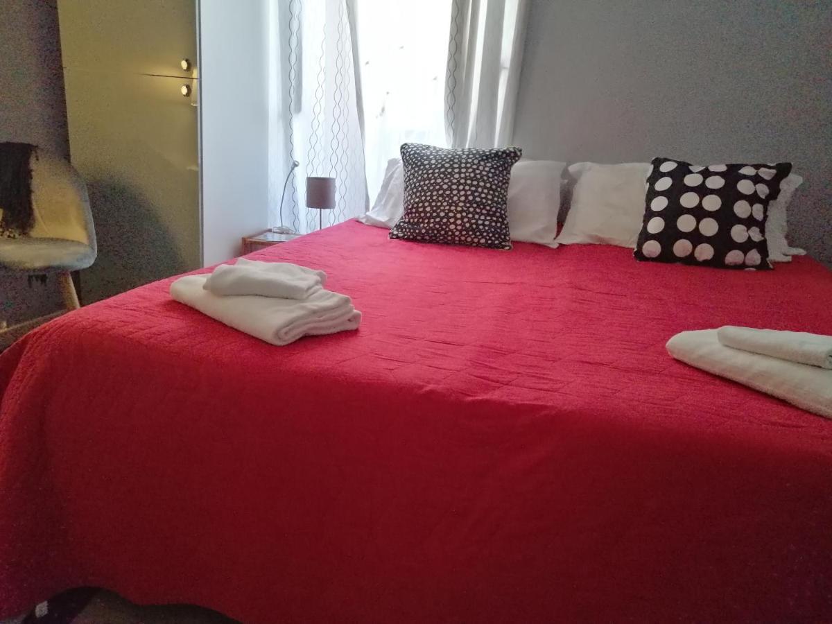 Hostal Holidays *