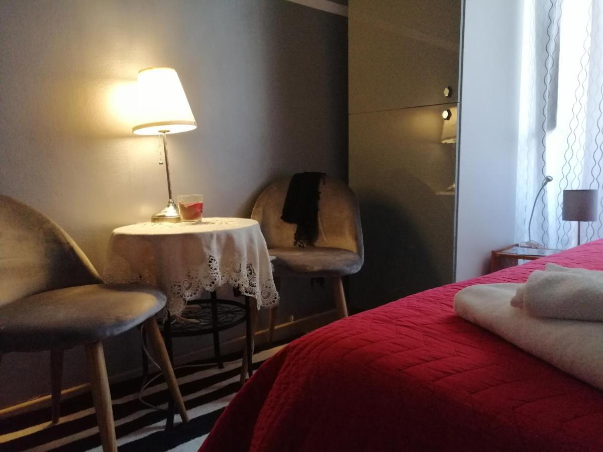 Hostal Holidays