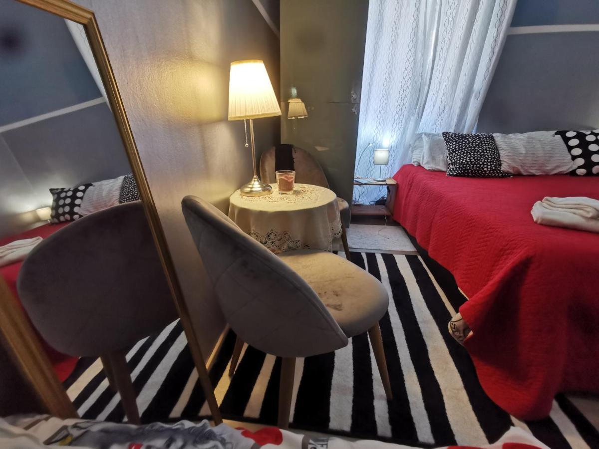 Hostal Holidays
