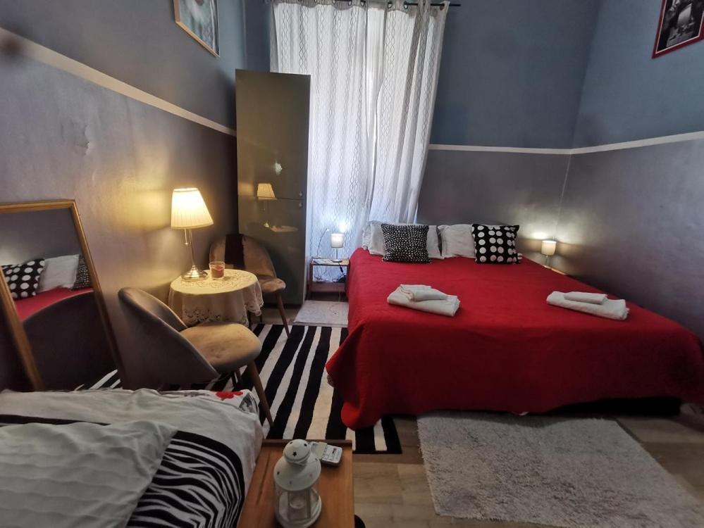 Hostal Holidays Roma
