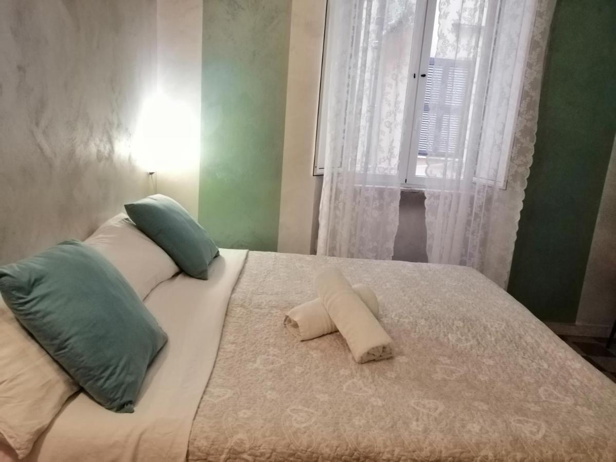 Holidays Hostal *