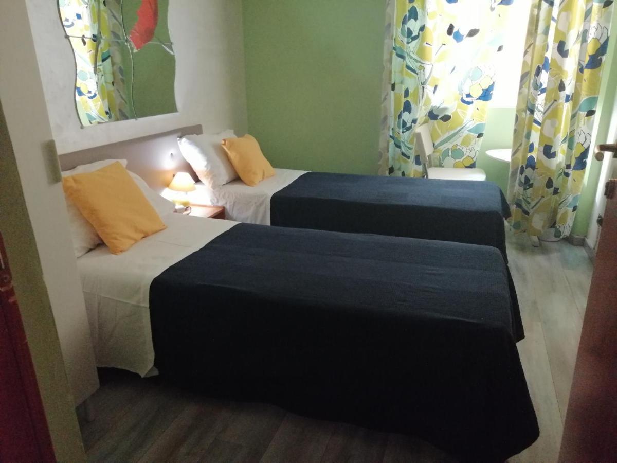 Hostal Holidays
