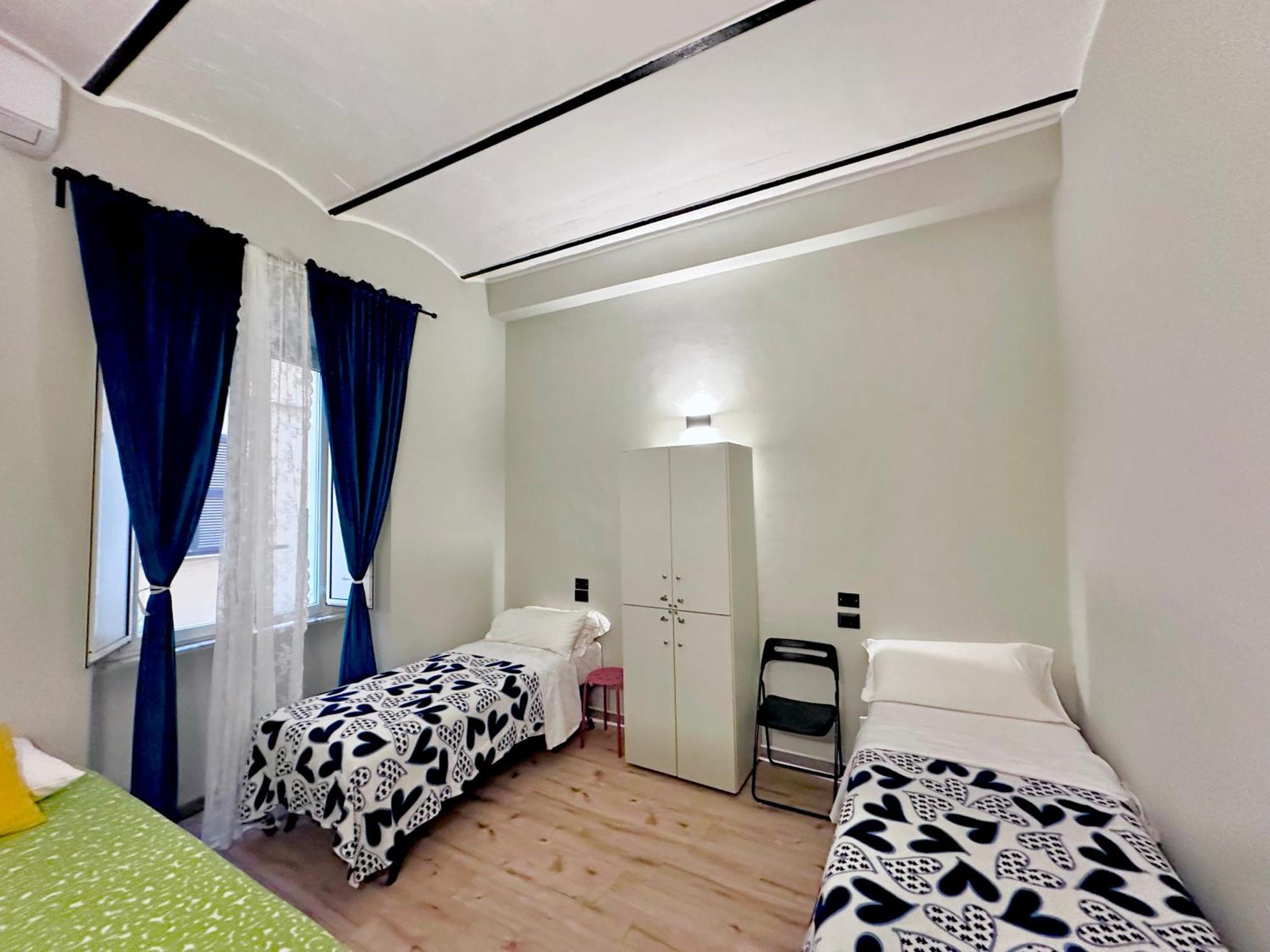 Hostal Holidays