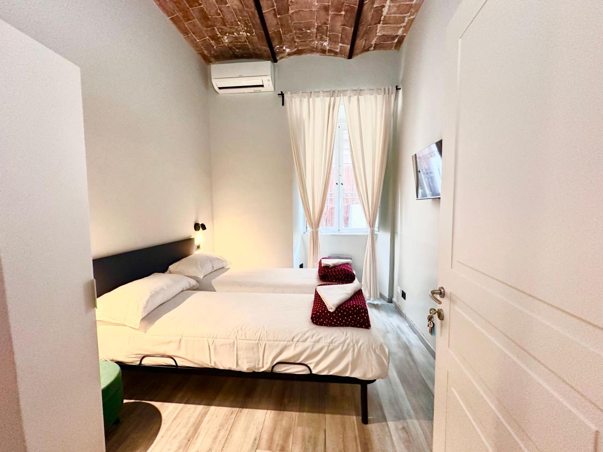 Holidays Hostal