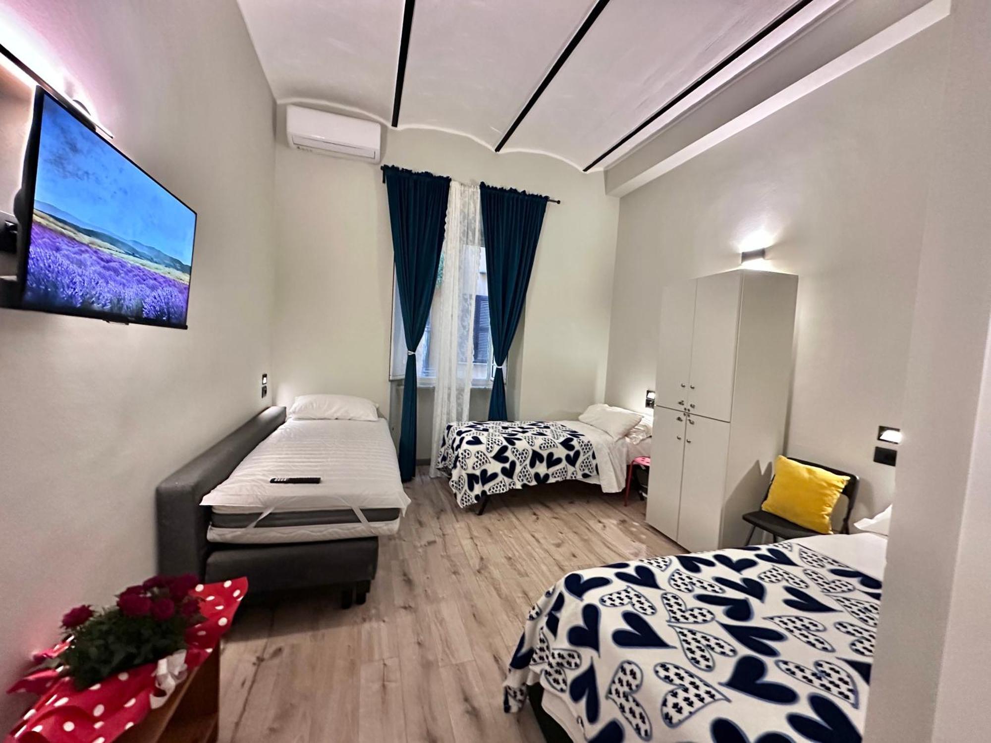 Holidays Hostal *