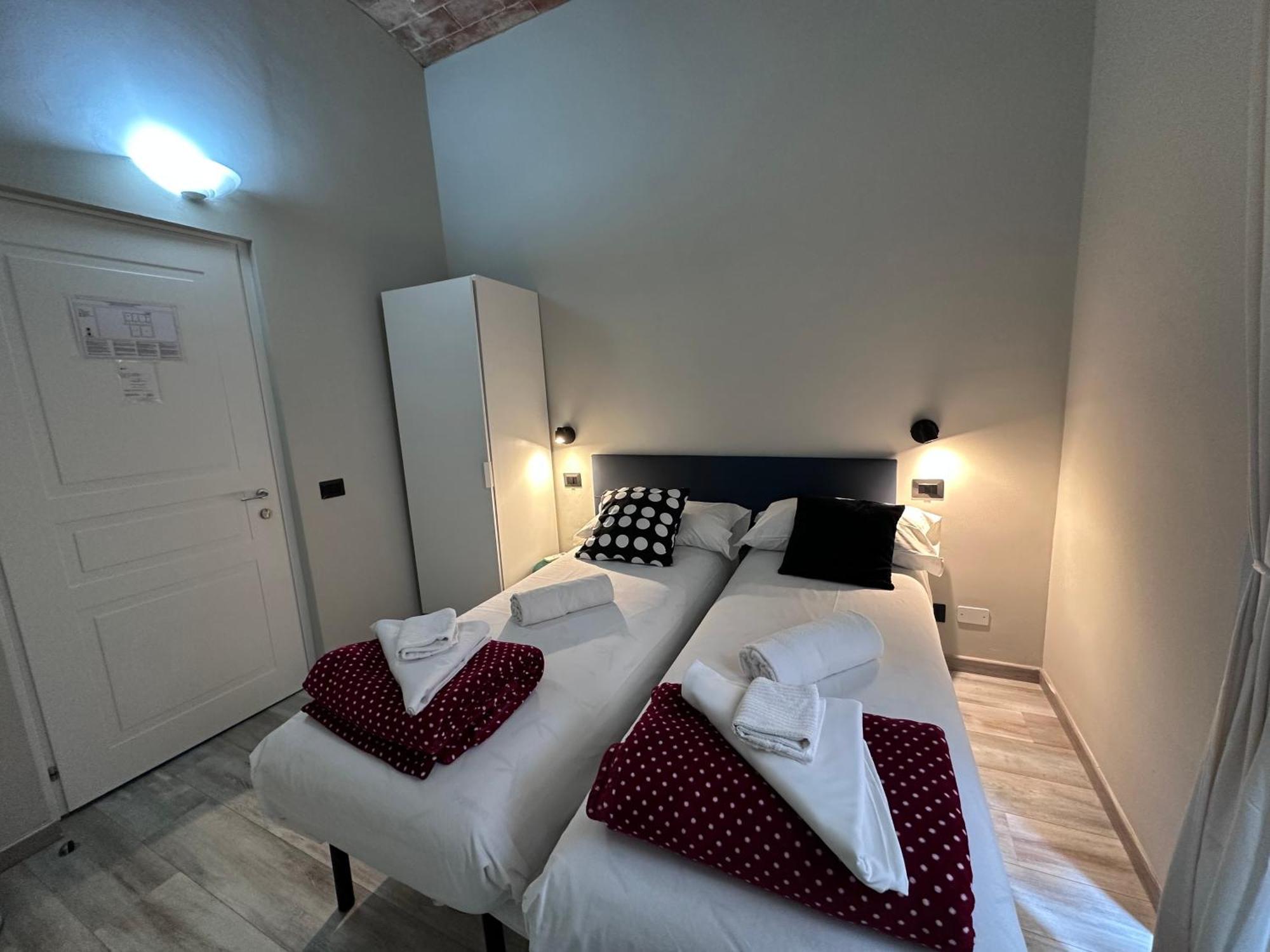 Holidays Hostal