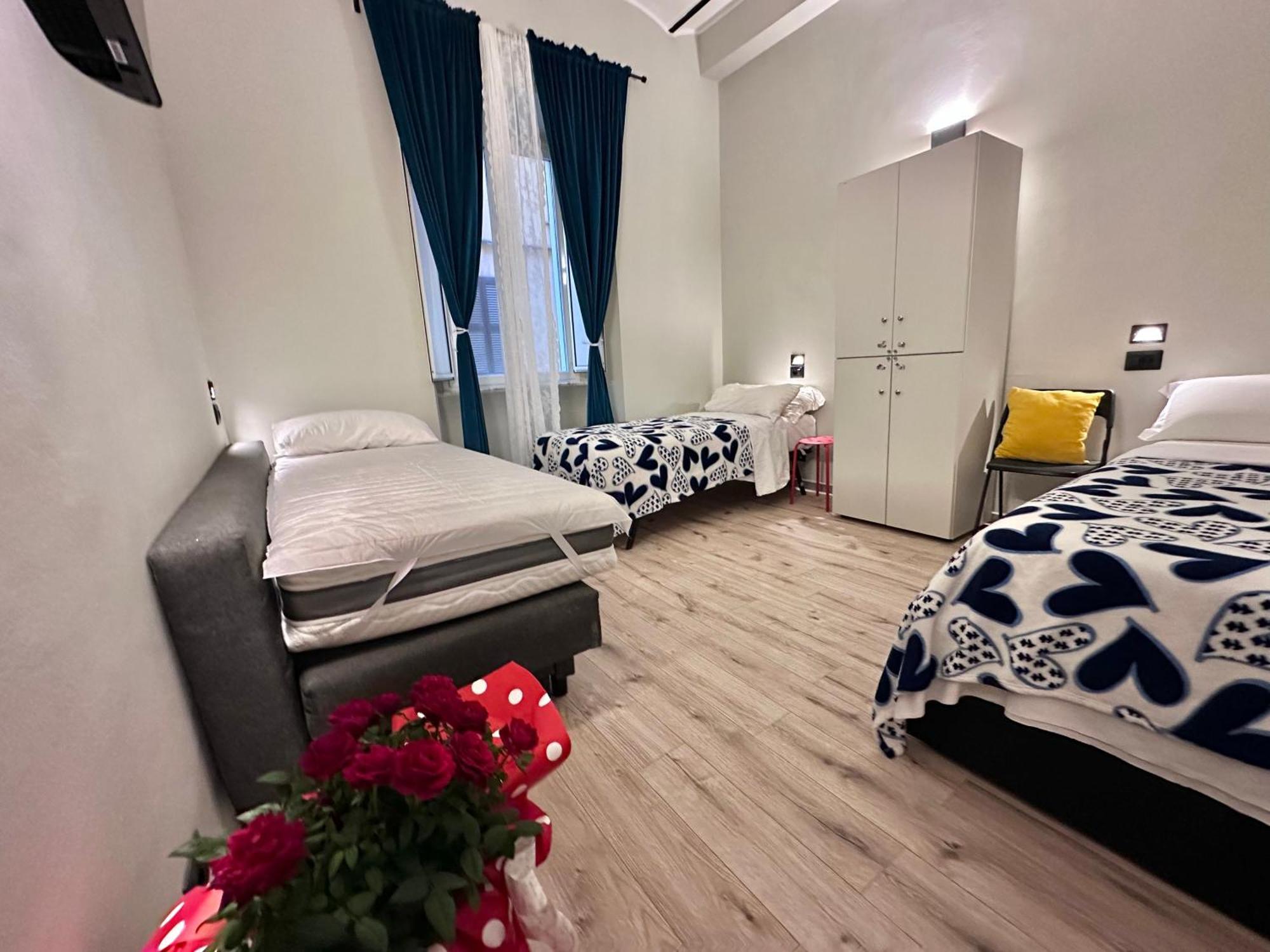 Hostal Holidays *