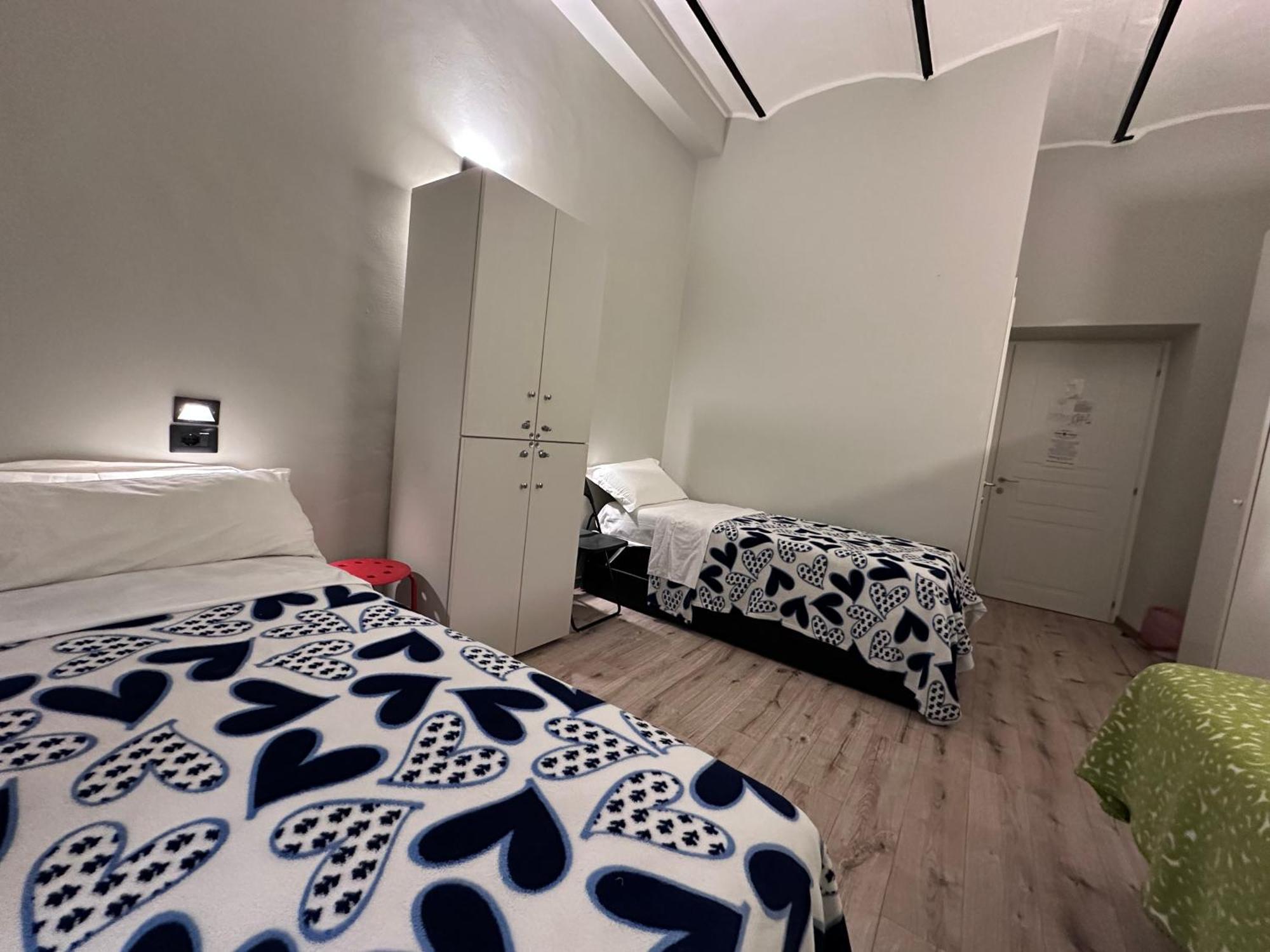 Holidays Hostal Roma