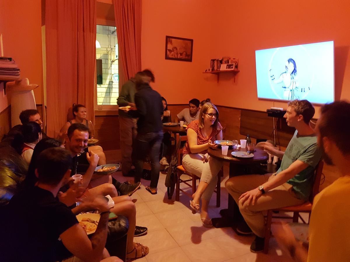 Holidays Hostal